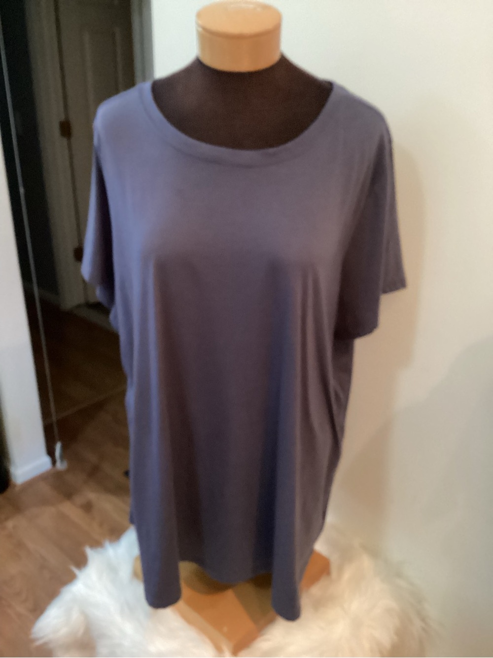 Torrid Classic Fit purplish blue Tee Size 3 Plus Size Soft Casual Top - Picture 2 of 10